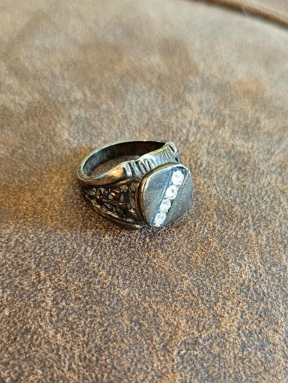 Vintage 1960s Mid Century Mens Gold Tone Signet Ring Sz 8.25 Stone Inlay